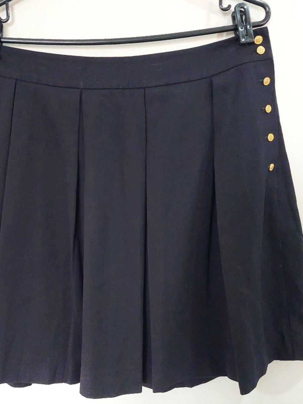 Tommy Hilfiger Women's Size 10 Pleated Buttoned A-Line Skirt Black